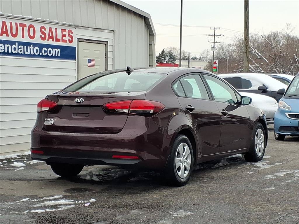 Used 2017 Kia Forte LX FWD image 3