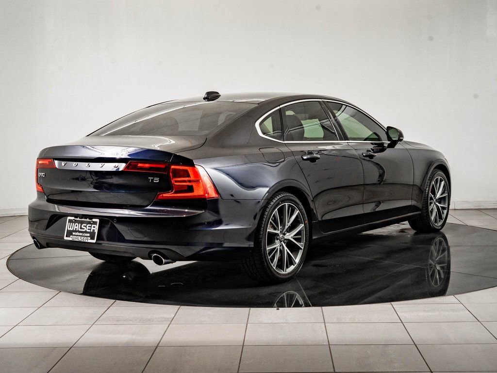 Used 2017 Volvo S90 T5 Momentum w/ Vision Package image 6