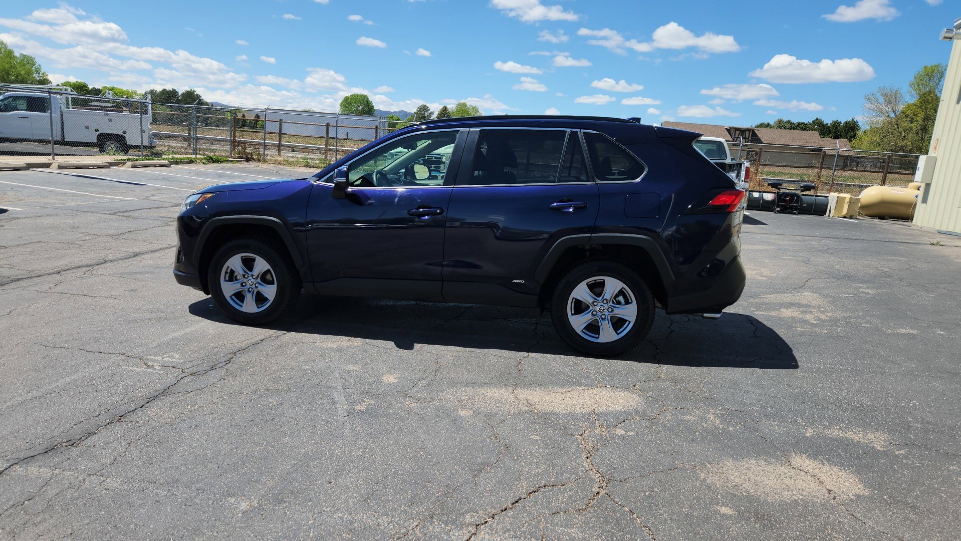 Used 2023 Toyota RAV4 XLE w/ Convenience Package AWD/4WD image 6
