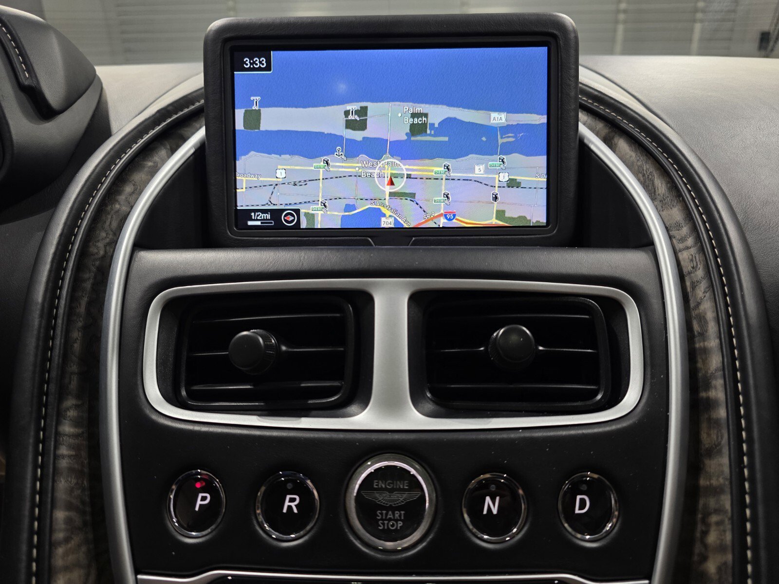 Used 2023 Aston Martin DB11 Coupe image 14