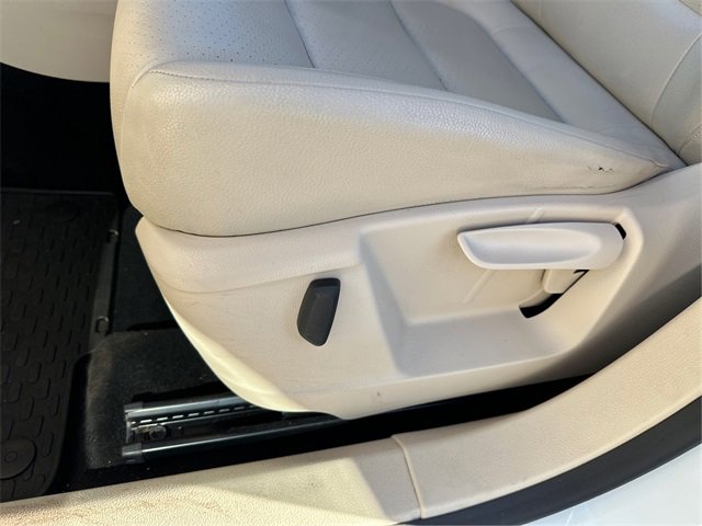 Used 2017 Volkswagen Tiguan S image 26