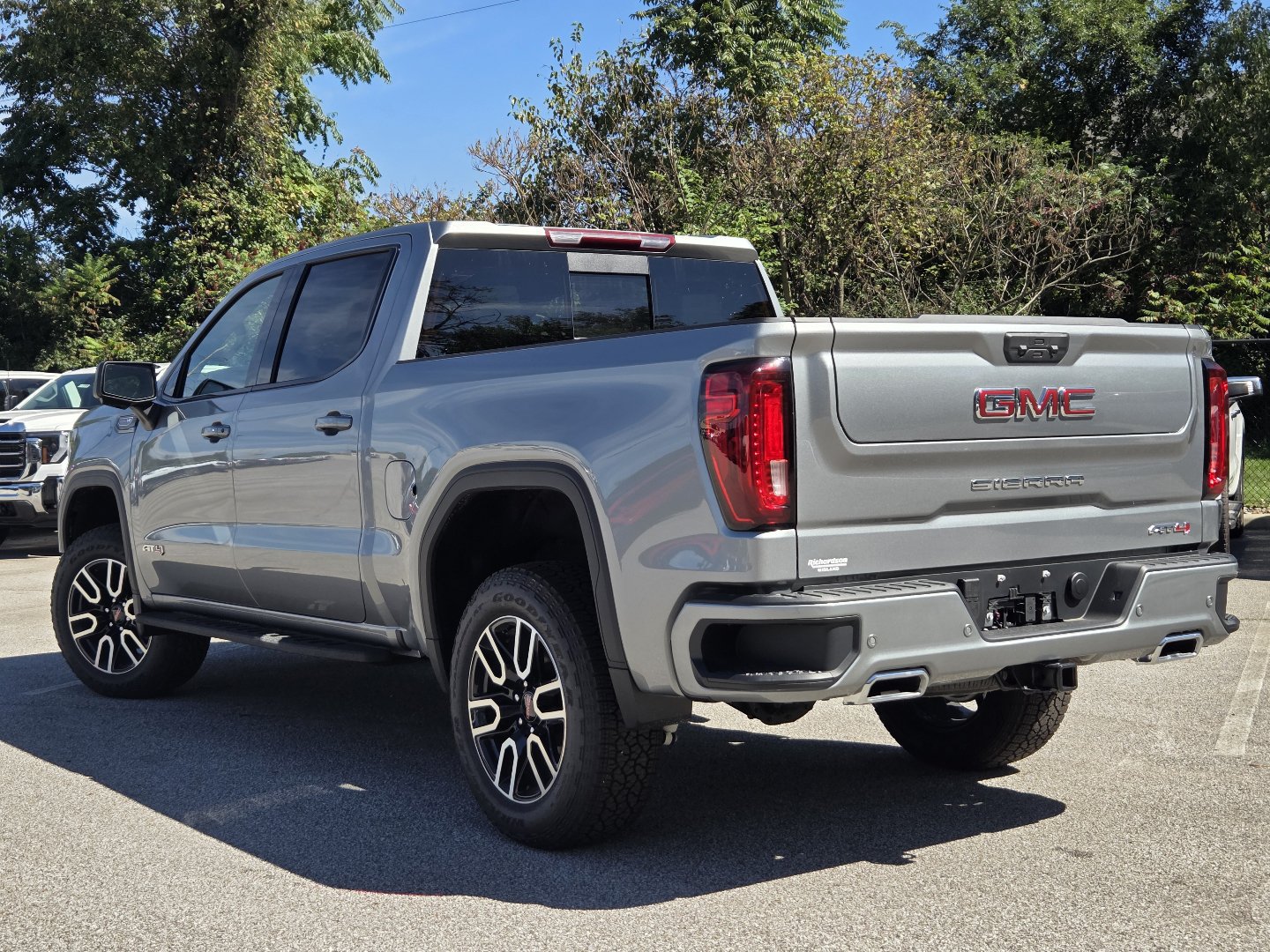 New 2026 GMC Sierra 1500 AT4 w/ AT4 Premium Package AWD/4WD image 16