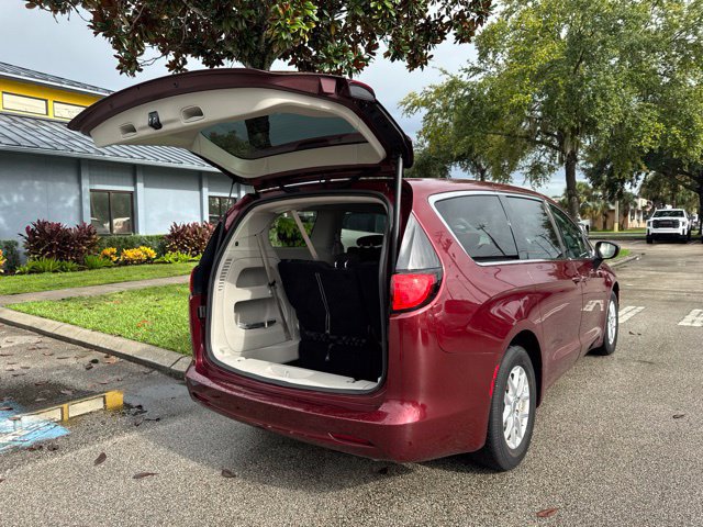 Used 2023 Chrysler Voyager LX FWD image 15