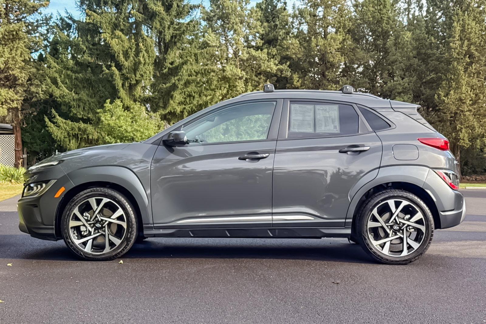 Used 2023 Hyundai Kona Limited AWD/4WD image 8