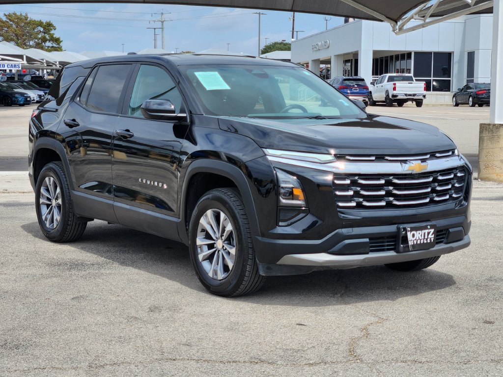 Used 2026 Chevrolet Equinox LT AWD/4WD image 3