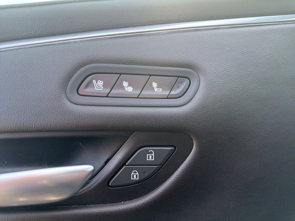 Used 2023 Cadillac Escalade Sport w/ LPO, ONYX Package image 11