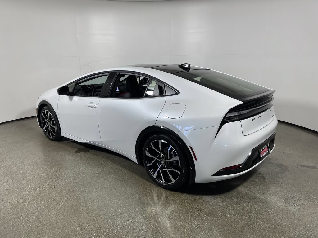 New 2026 Toyota Prius Plug-In Hybrid FWD image 5