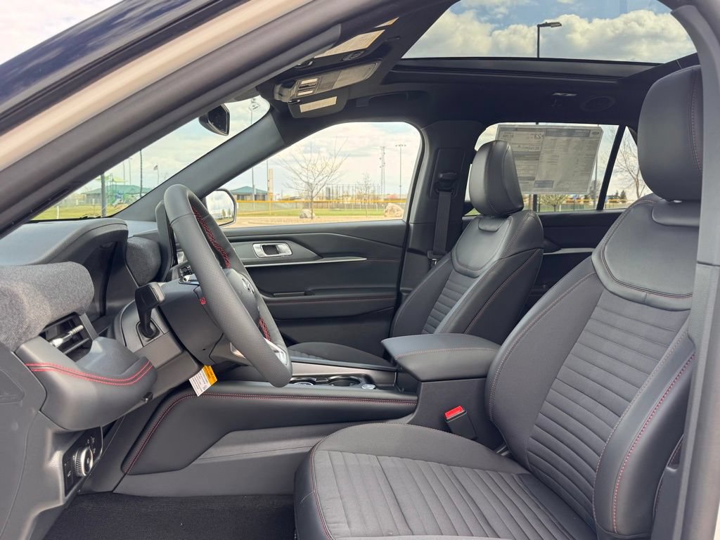 New 2026 Ford Explorer ST-Line w/ ST-Line Street Pack AWD/4WD image 8