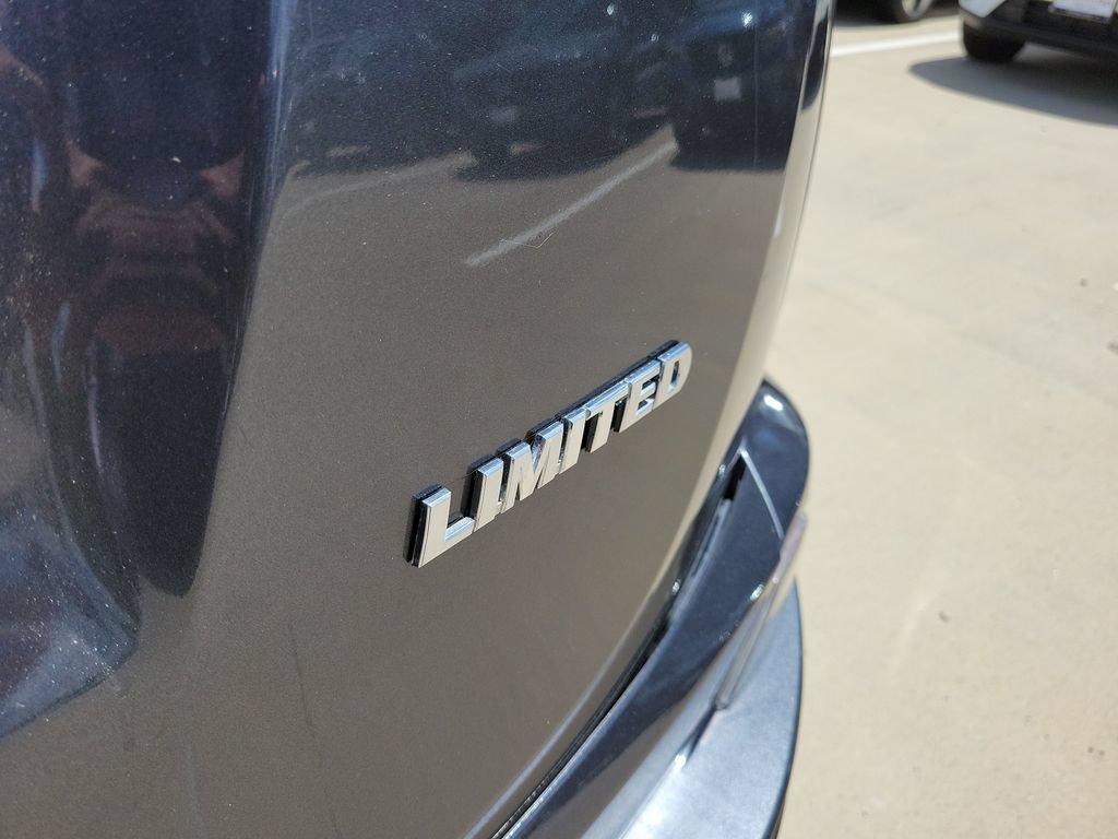 Used 2017 Toyota RAV4 Limited w/ Advanced Technology Package FWD image 9