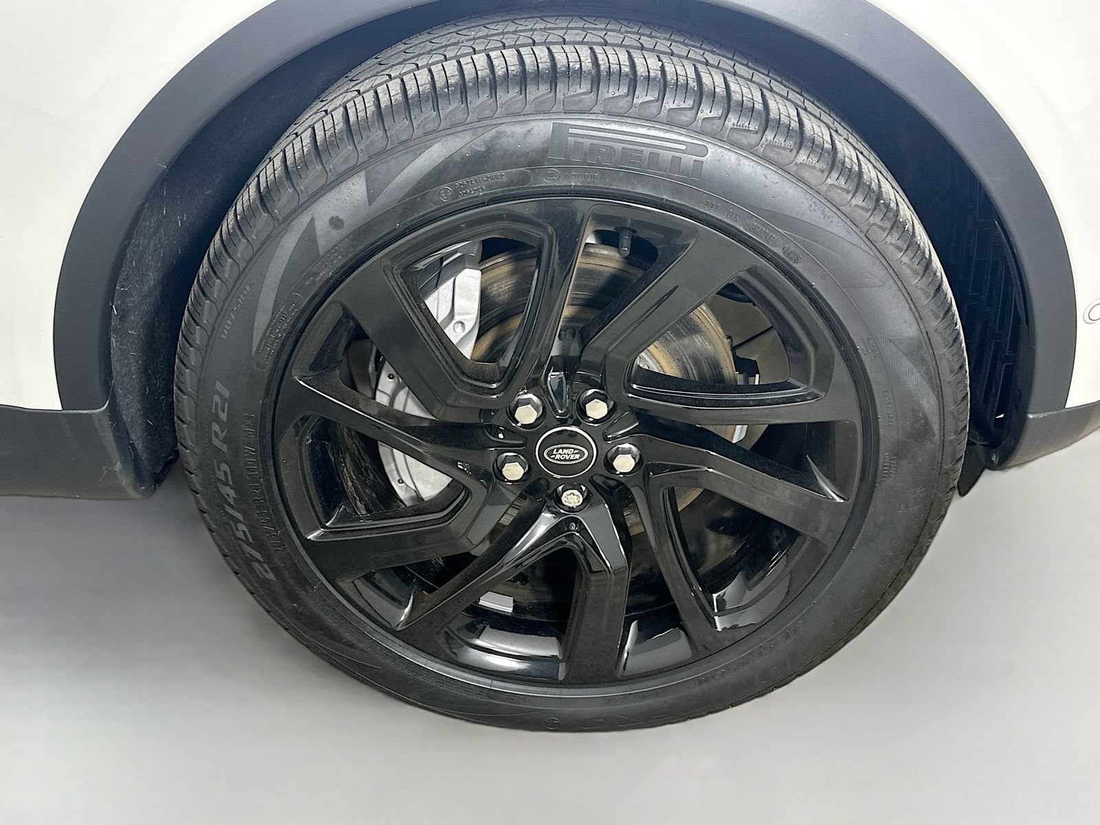 Used 2025 Land Rover Discovery S AWD/4WD image 11