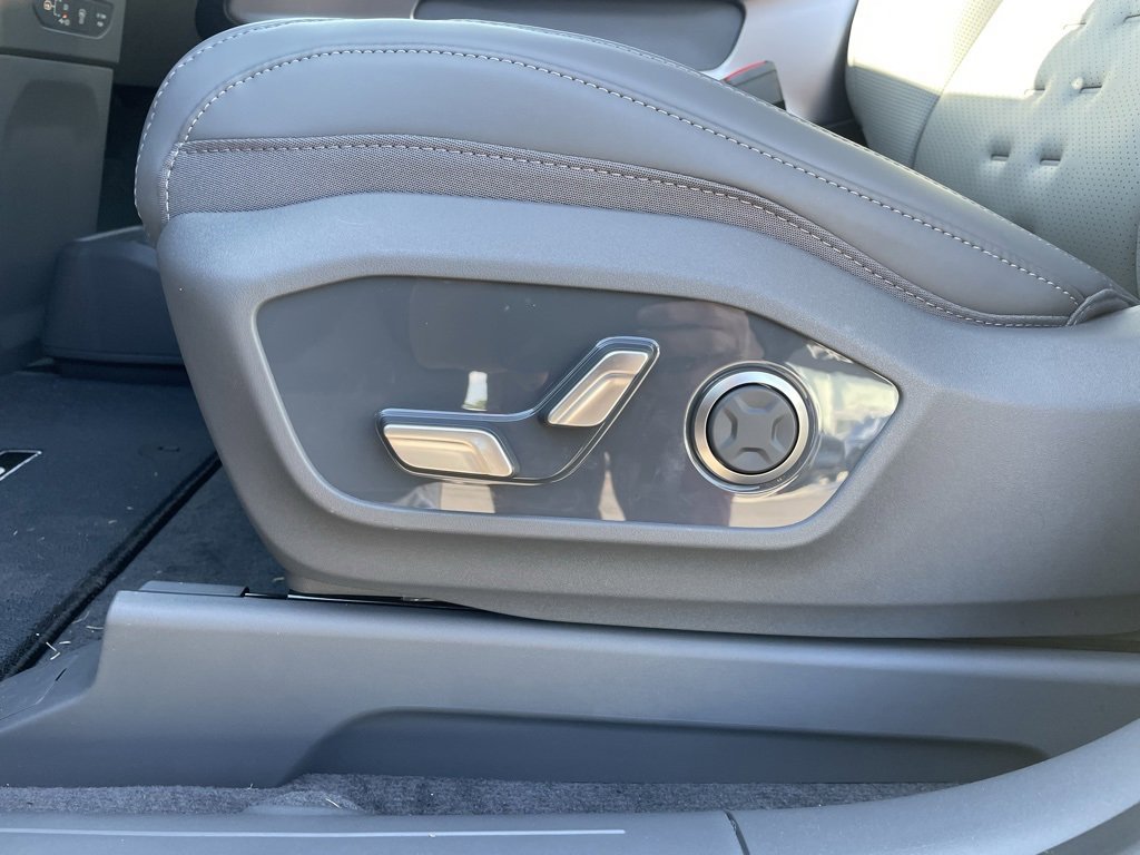 New 2026 Kia EV9 Wind image 22