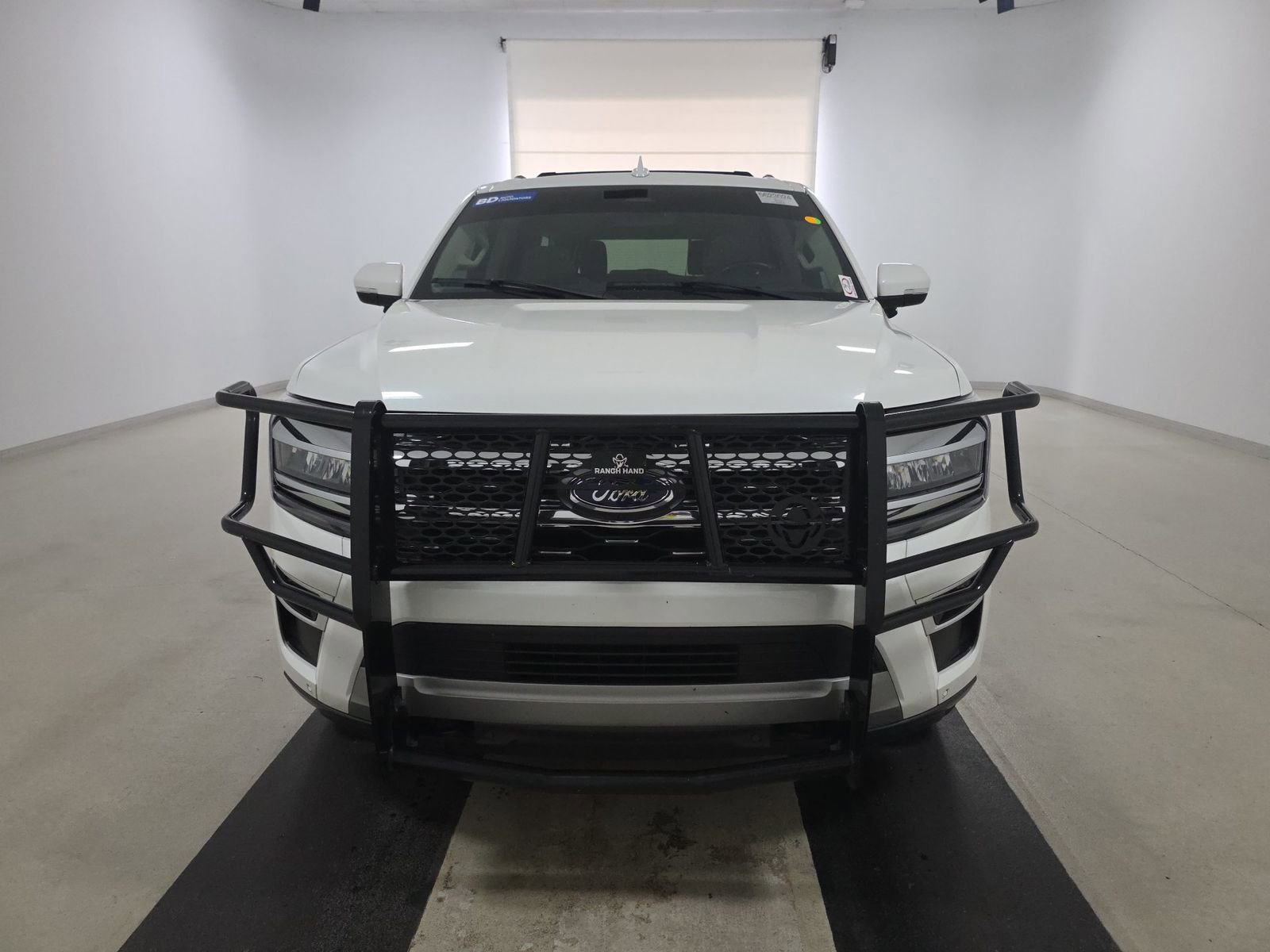 Used 2023 Ford Expedition Max Limited AWD/4WD image 2