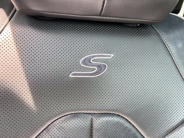 Used 2025 Chrysler Pacifica Limited FWD image 39