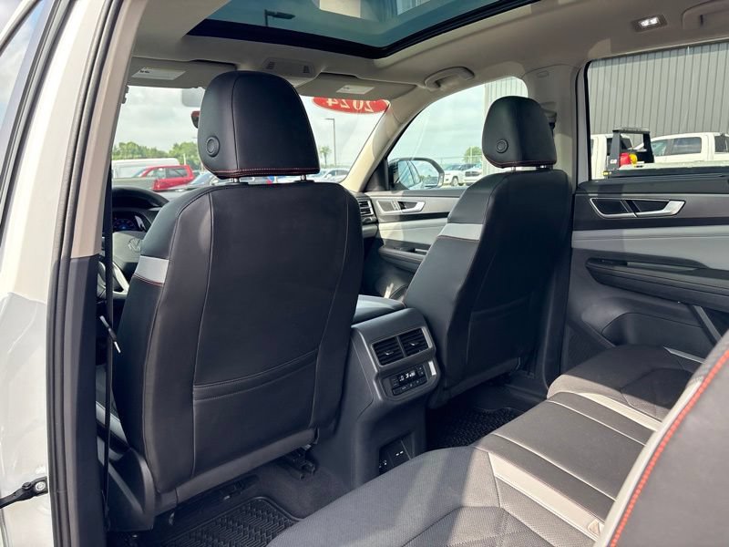 Used 2024 Volkswagen Atlas Peak Edition SEL AWD/4WD image 14