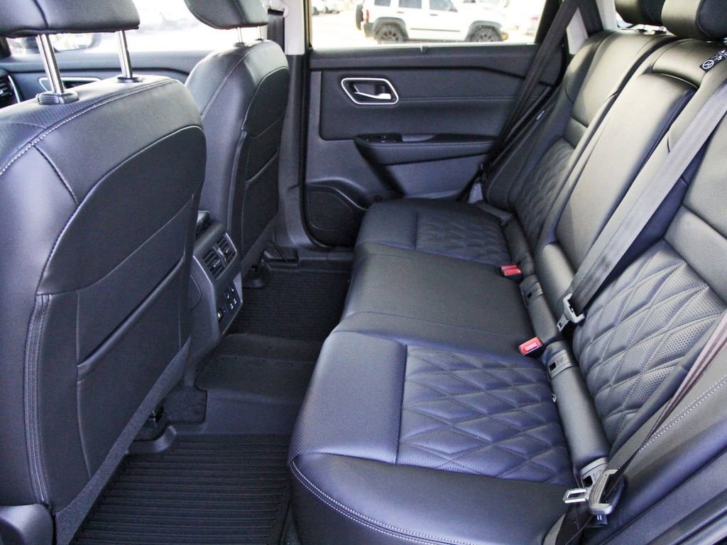 New 2026 Nissan Rogue Platinum w/ Platinum Premium Package image 6
