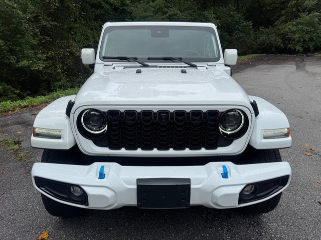 Used 2024 Jeep Wrangler High Altitude AWD/4WD image 3