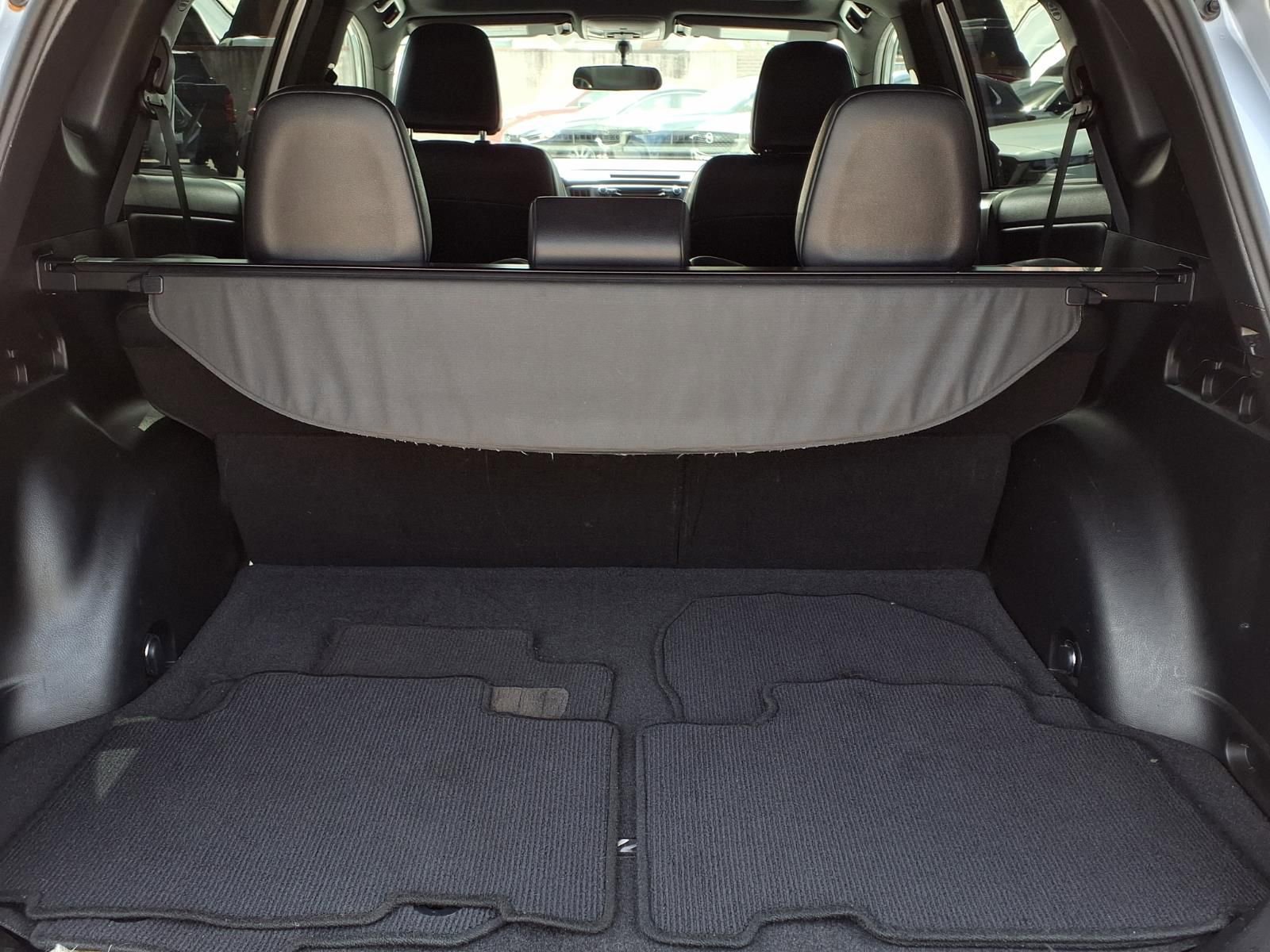 Used 2016 Toyota RAV4 SE image 6