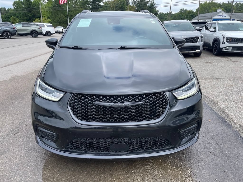 Used 2021 Chrysler Pacifica Touring-L w/ S Appearance Package AWD/4WD image 4