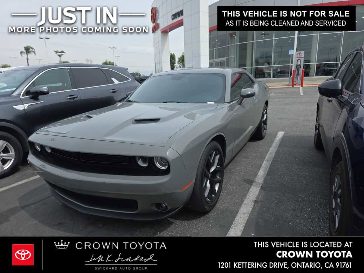 Used 2019 Dodge Challenger SXT w/ Blacktop Package image 1