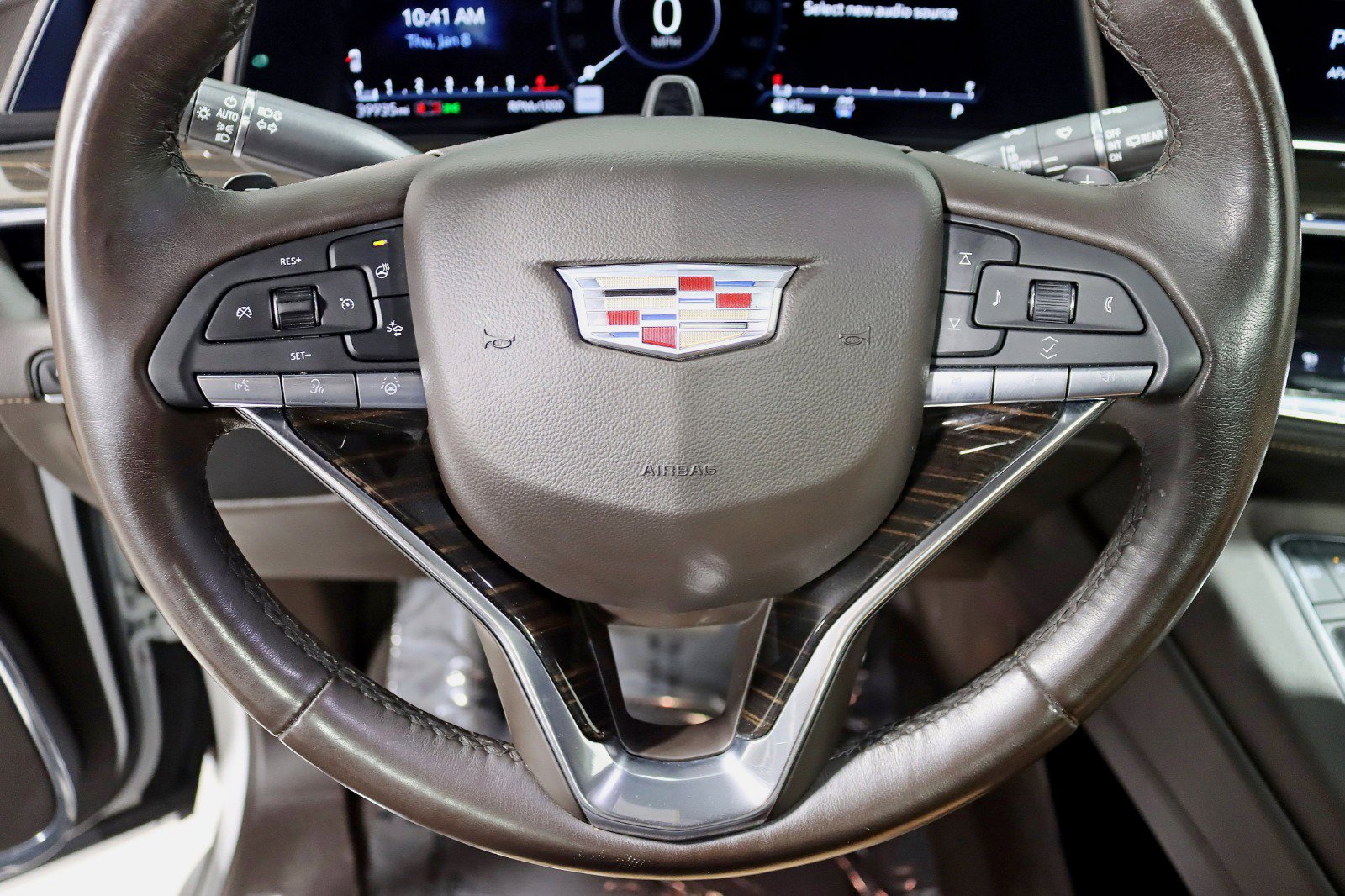 Used 2023 Cadillac Escalade ESV Premium Luxury AWD/4WD image 17