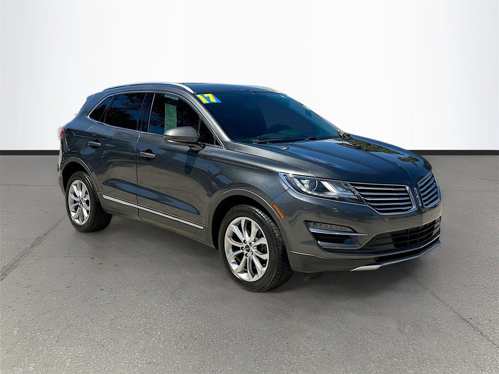 Used 2017 Lincoln MKC Select image 1