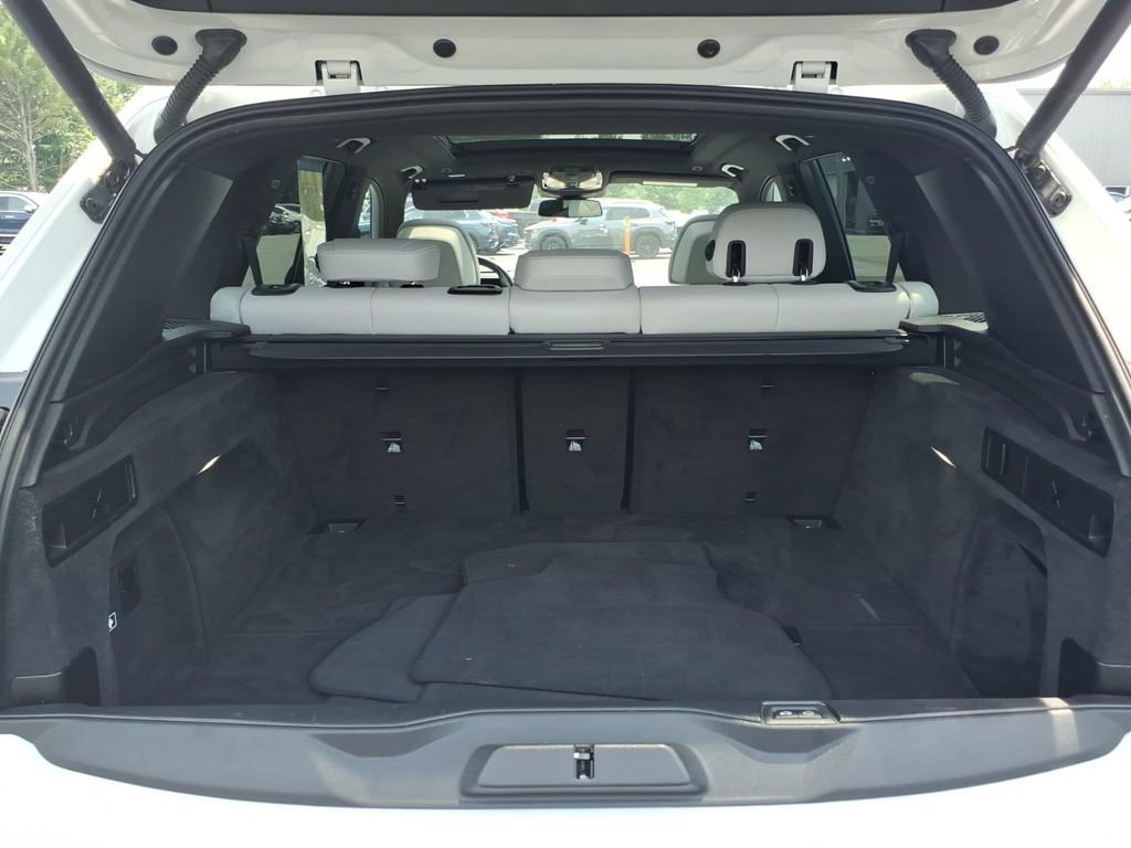 Used 2024 BMW X5 xDrive50e w/ M Sport Package AWD/4WD image 10