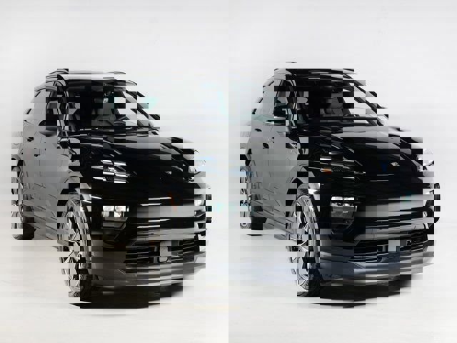 New 2025 Porsche Macan 4 Electric image 7