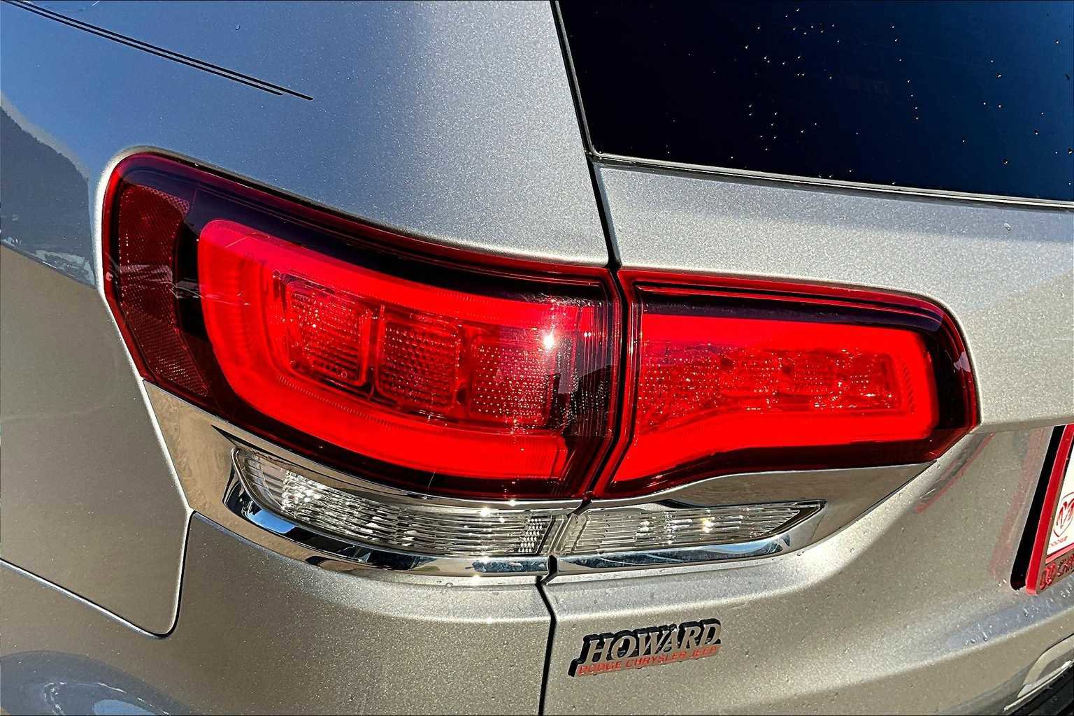 Used 2021 Jeep Grand Cherokee Limited image 28