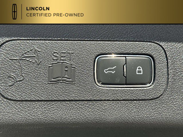 Certified 2025 Lincoln Aviator Black Label image 38