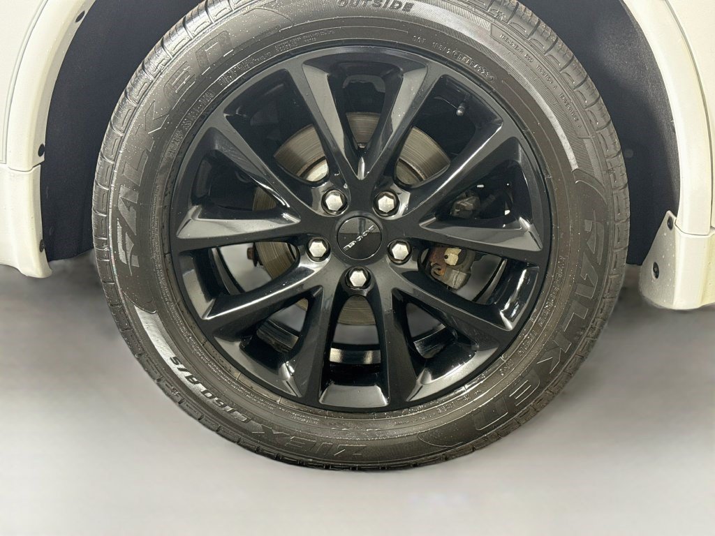 Used 2018 Dodge Durango R/T w/ Blacktop Package AWD/4WD image 32