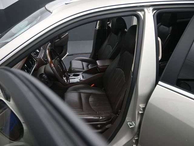 Used 2014 Buick Enclave Premium image 11