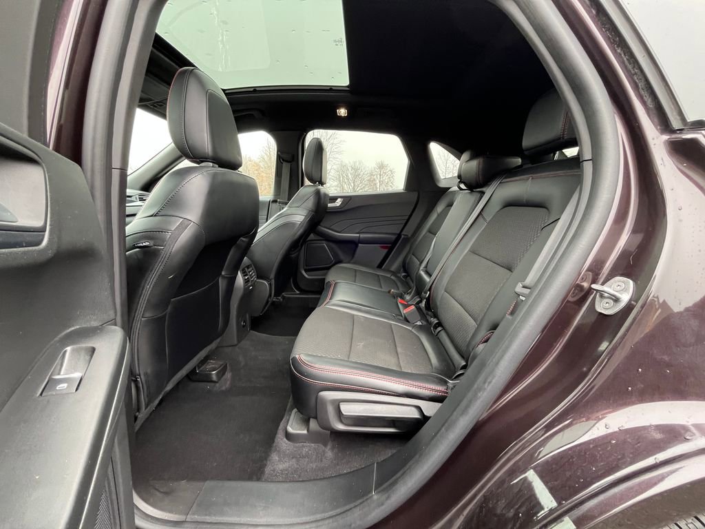 Used 2023 Ford Escape ST-Line w/ Tech Pack #1 AWD/4WD image 17