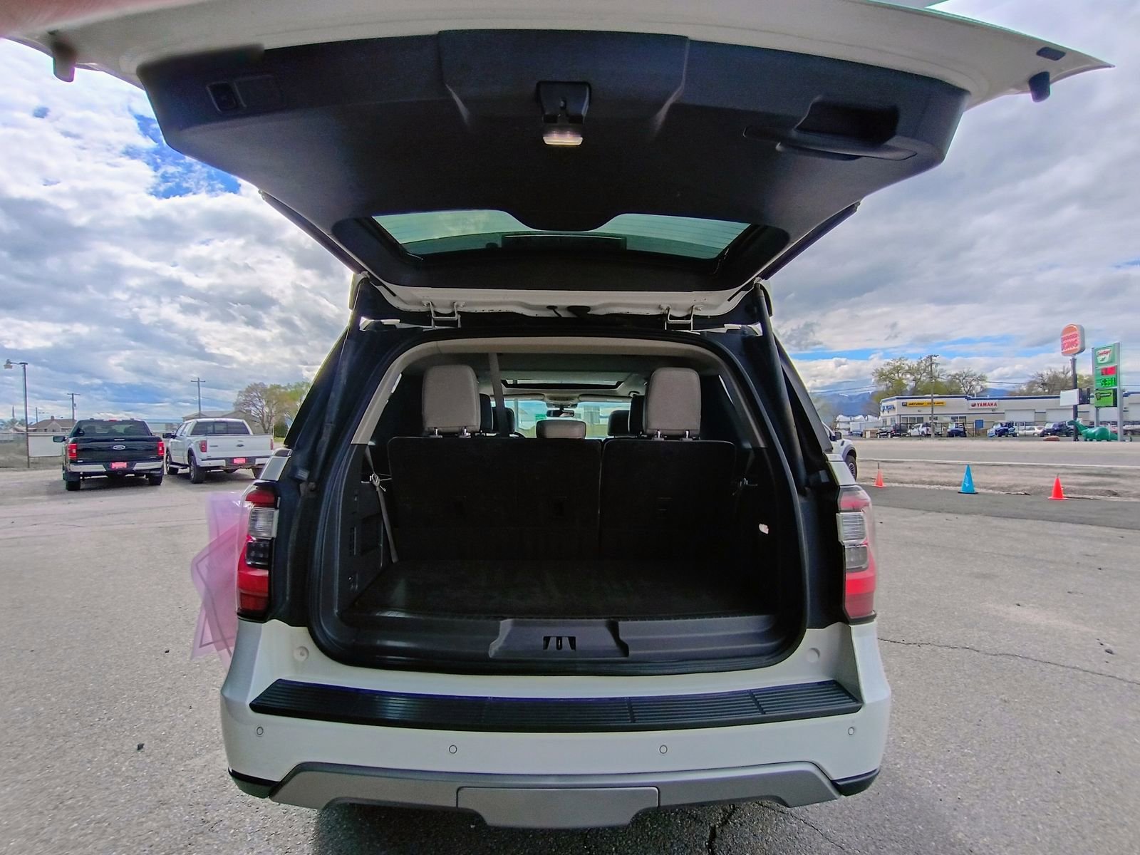 Used 2021 Ford Expedition Limited AWD/4WD image 32