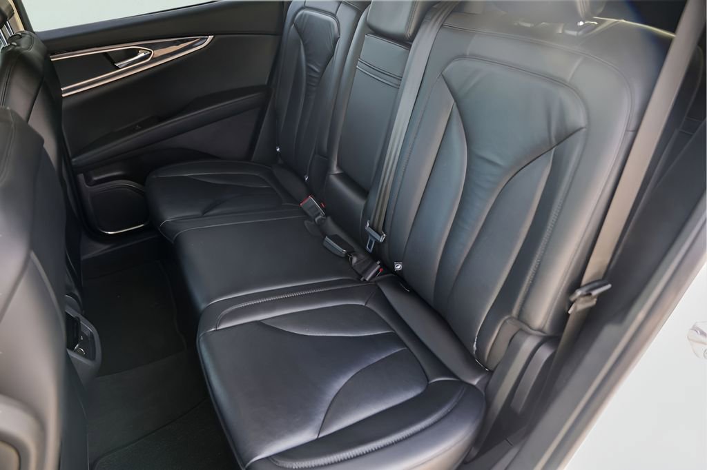 Used 2021 Lincoln Nautilus FWD w/ Equipment Group 101A image 25