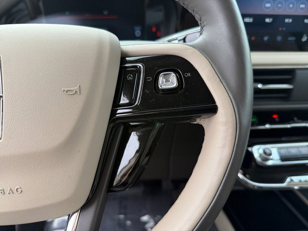 Used 2023 Lincoln Corsair Reserve w/ Equipment Group 201A image 23