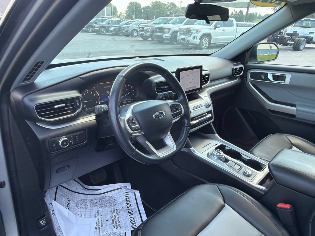 Certified 2022 Ford Explorer XLT w/ Equipment Group 202A AWD/4WD image 10