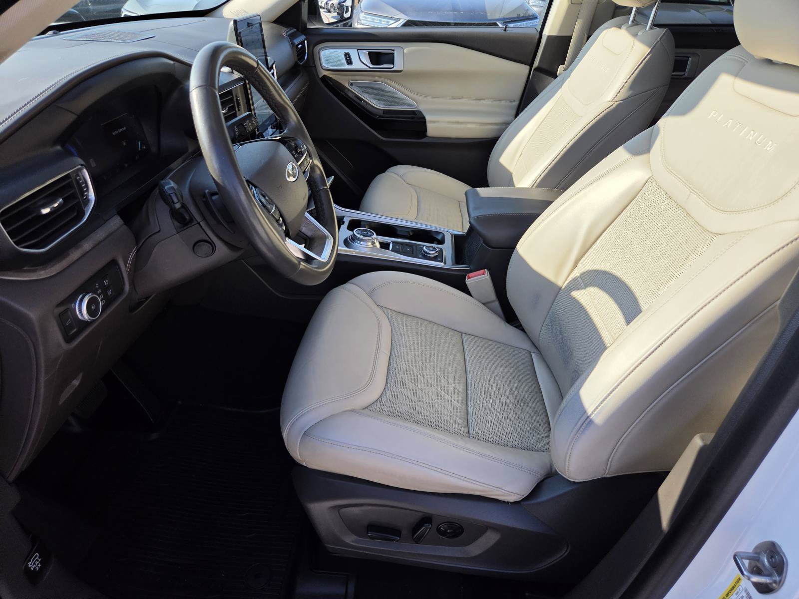 Used 2021 Ford Explorer Platinum w/ Equipment Group 601A AWD/4WD image 18