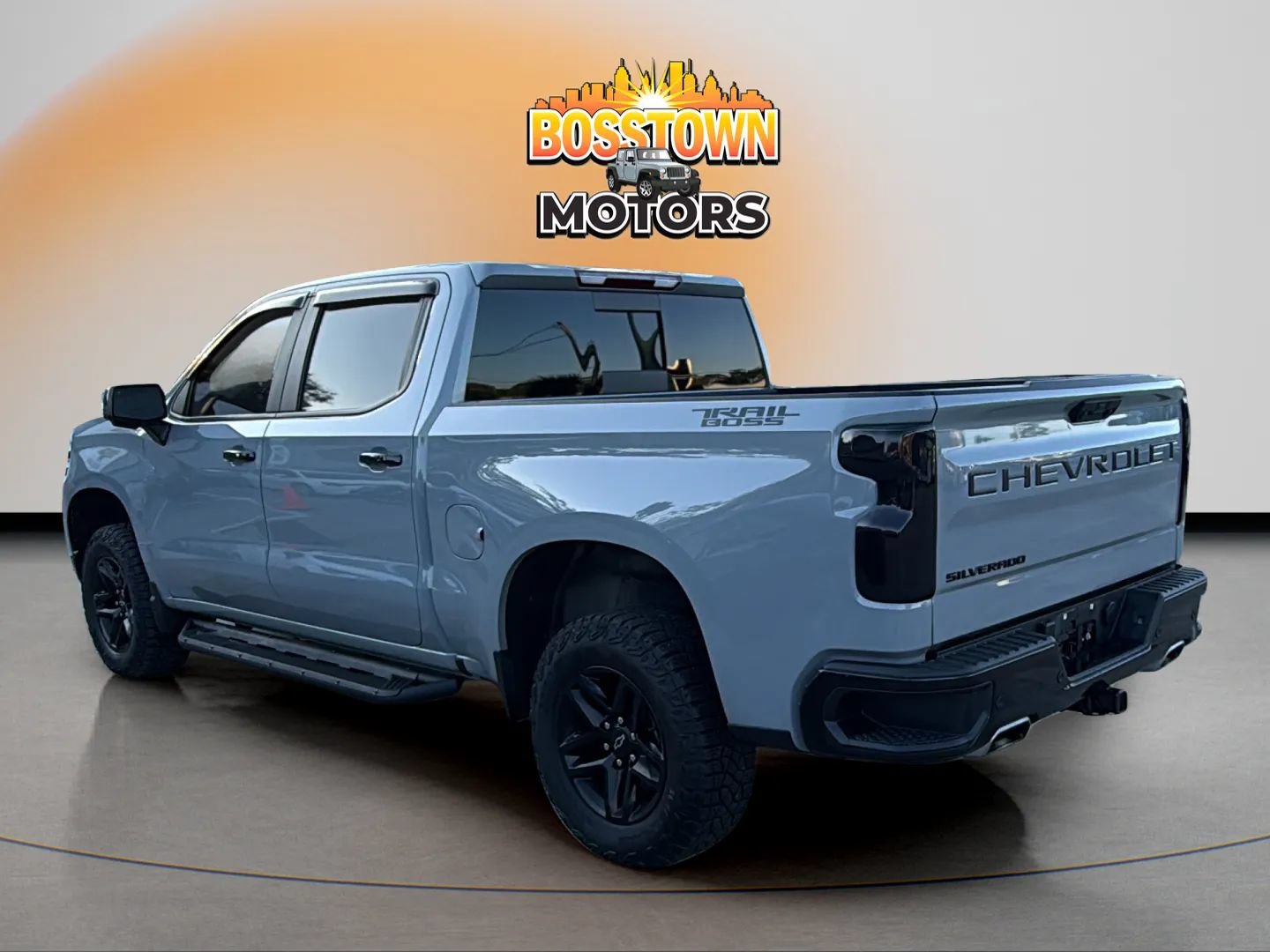 Used 2024 Chevrolet Silverado 1500 LT Trail Boss w/ LT Trail Boss Premium Package AWD/4WD image 4
