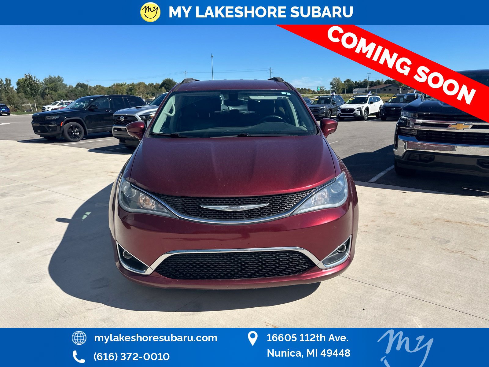Used 2017 Chrysler Pacifica Touring-L FWD image 2