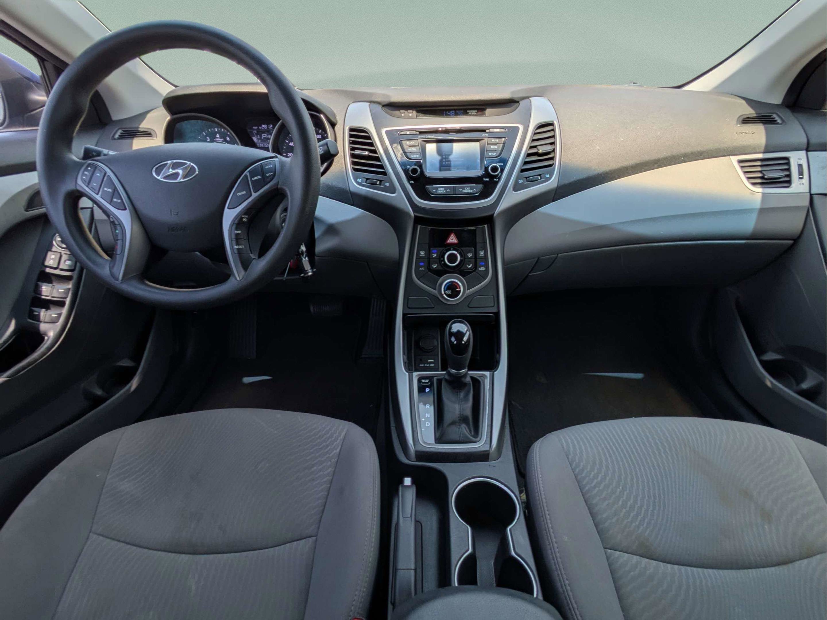 Used 2015 Hyundai Elantra SE w/ Option Group 02 FWD image 12