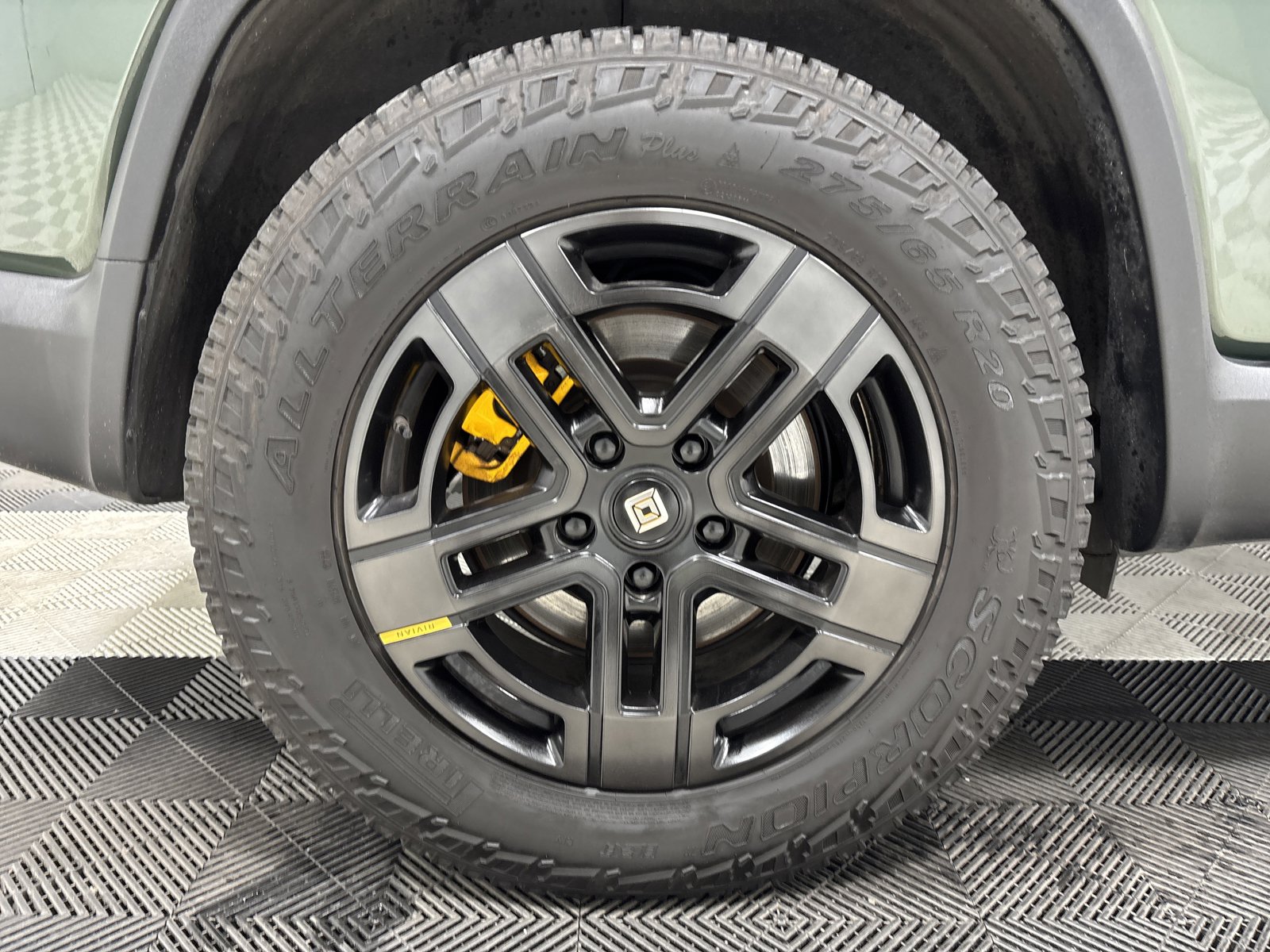 Used 2023 Rivian R1S Adventure image 12