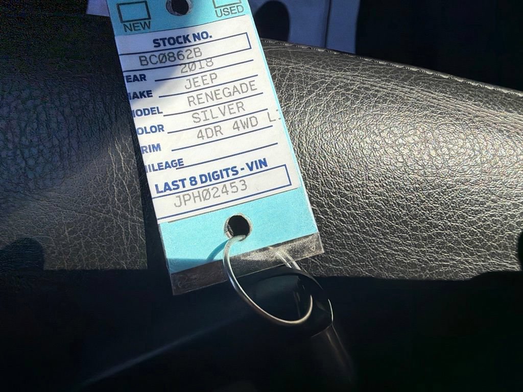 Used 2018 Jeep Renegade Limited w/ UConnect 8.4 Nav Group AWD/4WD image 34
