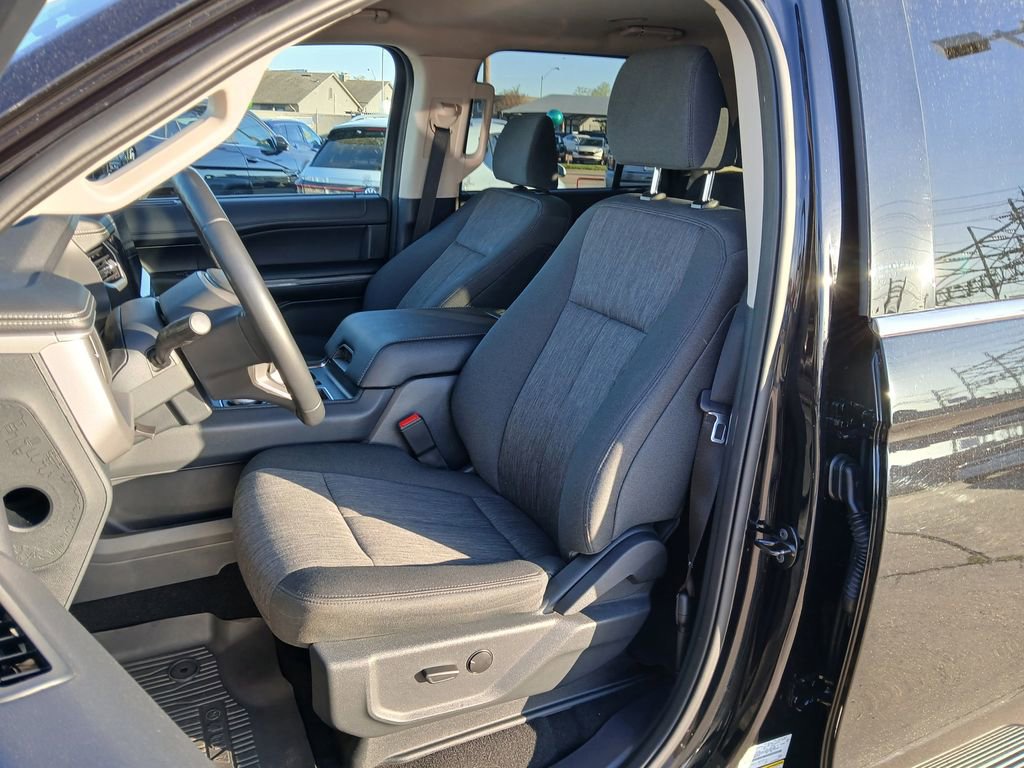 Used 2024 Ford Expedition XLT image 10