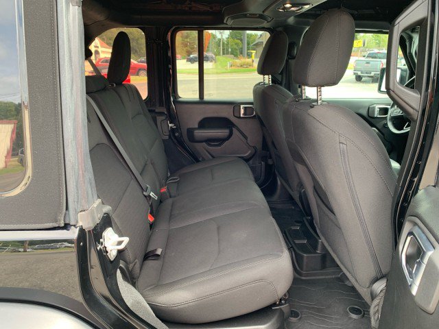 Used 2023 Jeep Wrangler Unlimited w/ Cold Weather Group AWD/4WD image 18