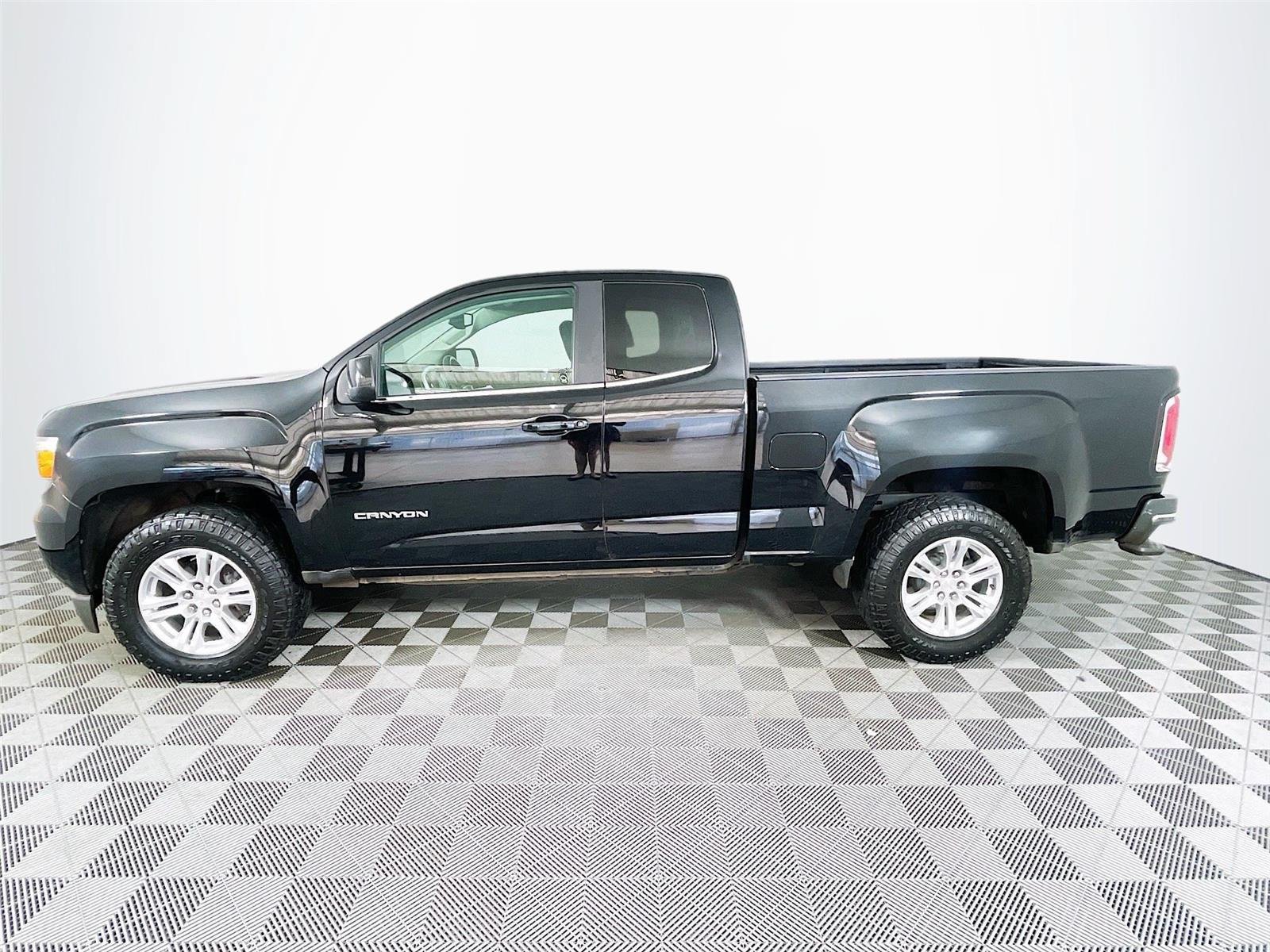 Used 2019 GMC Canyon SLE RWD image 4