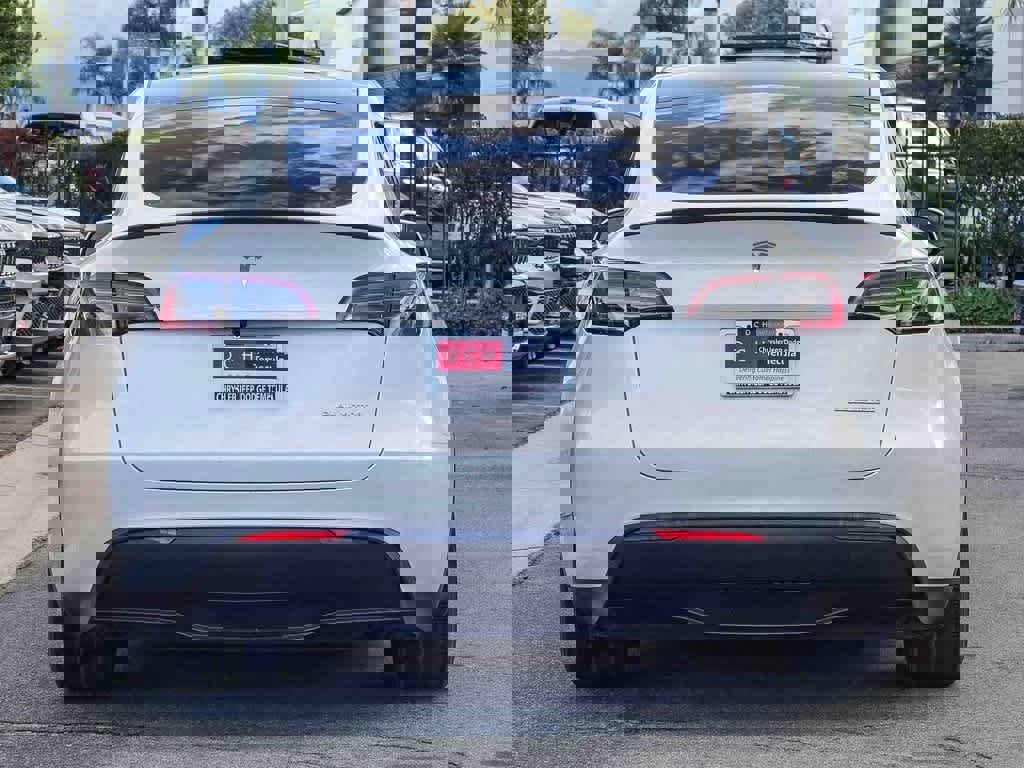 Used 2025 Tesla Model Y Performance image 5