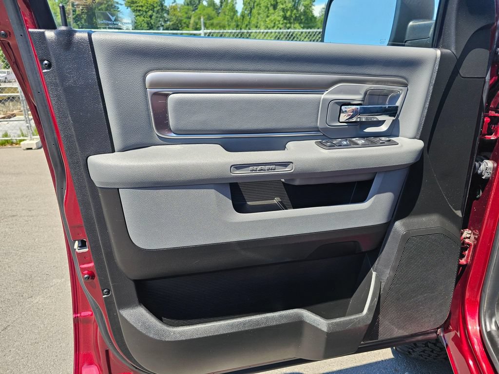 Used 2019 RAM 1500 Classic SLT AWD/4WD image 21