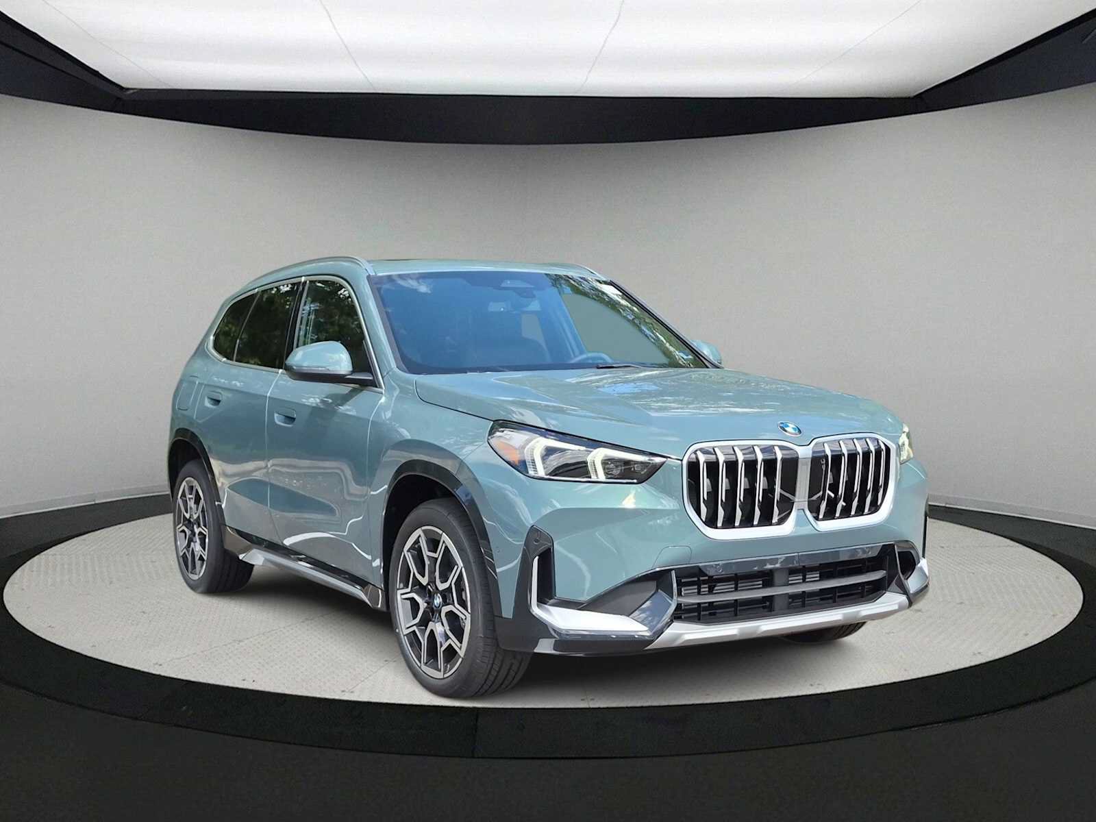 New 2027 BMW X1 xDrive28i AWD/4WD image 2