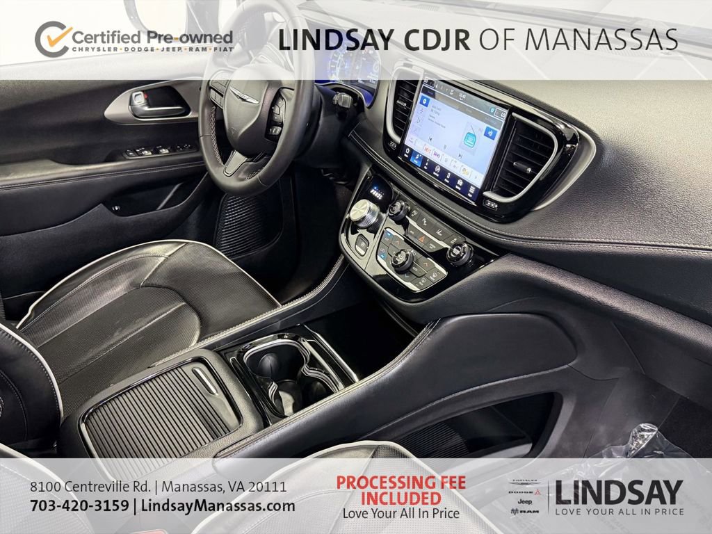 Used 2024 Chrysler Pacifica Premium FWD image 12