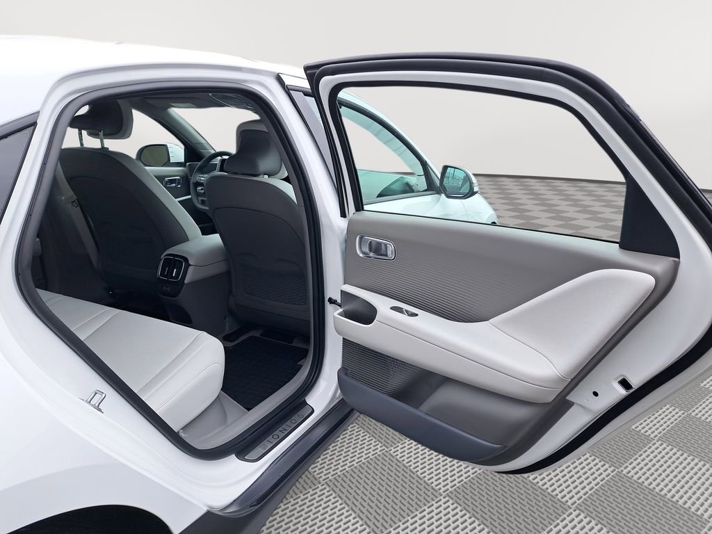 New 2025 Hyundai Ioniq 6 SEL AWD/4WD image 15